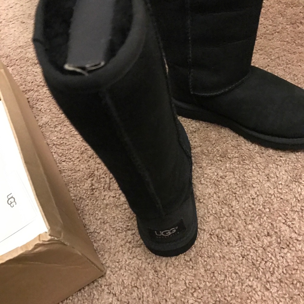 Uggs - Picture 2 of 2