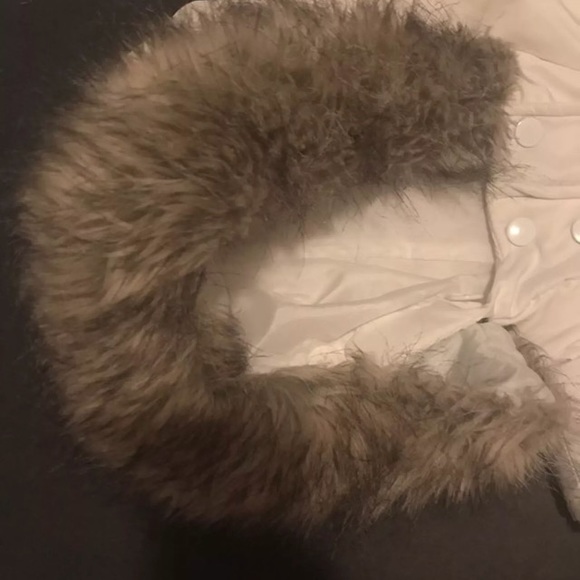 White fluffy Vest - Picture 2 of 4