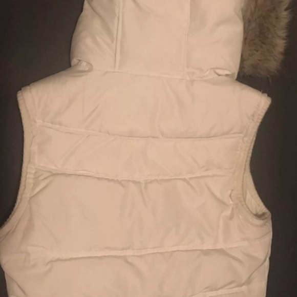 White fluffy Vest - Picture 3 of 4