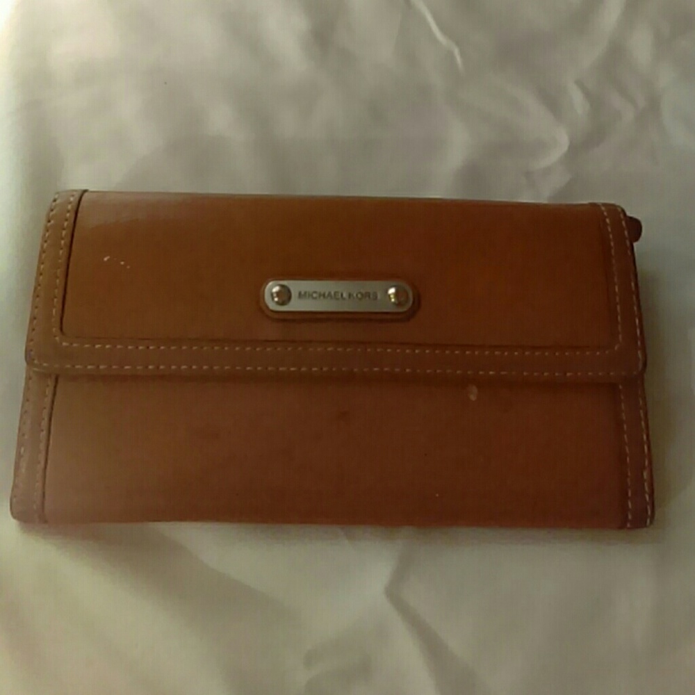 Michael Kors Tan Leather check book wallet