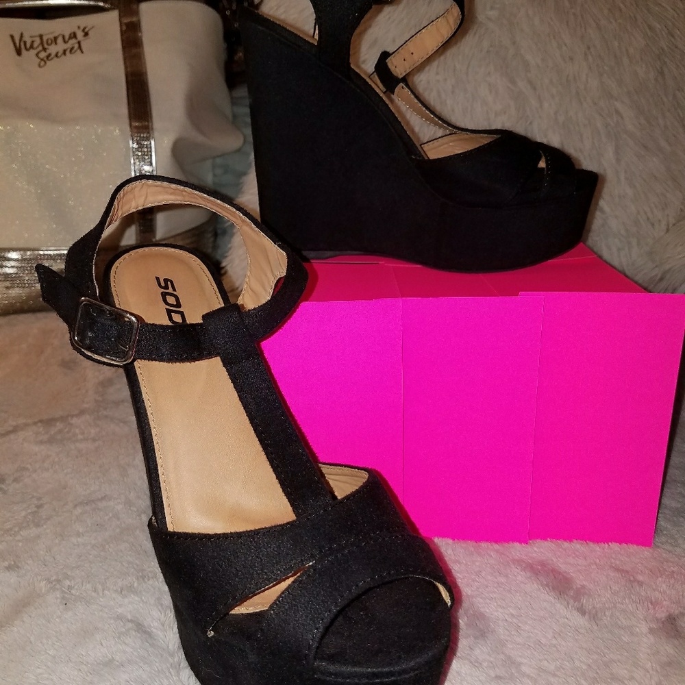 Women's Black Wedge