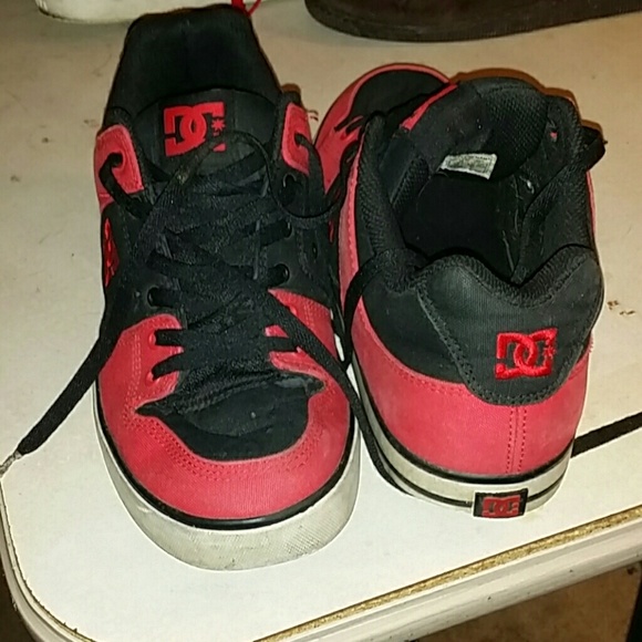 DC Shoe Co - Picture 4 of 4