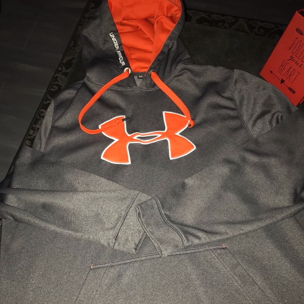 Men’s Under Armour hoodie