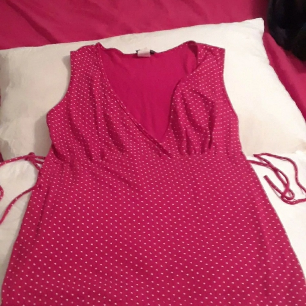 Sleeveless soft top that ties around back