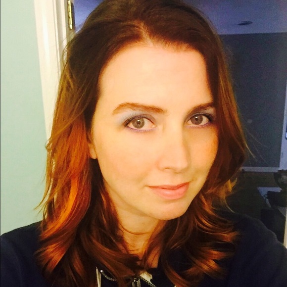 Meet your Posher, Tiffany - Picture 1 of 8