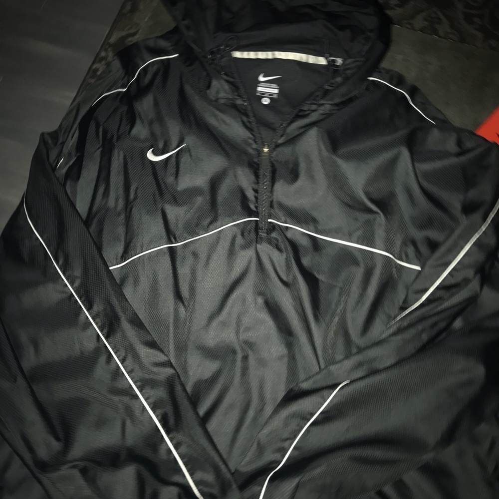 Nike pullover wind jacket