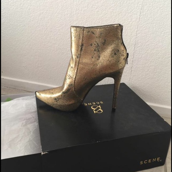 Gold pointed toe booties - Picture 1 of 2