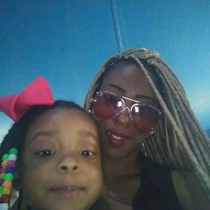 Meet your Posher, Candace