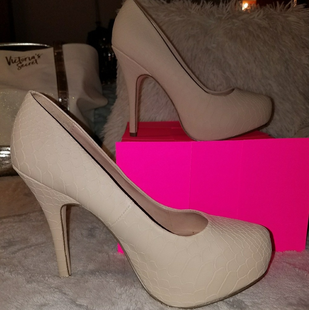 Adorable Nude Heels