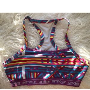 Women’s unique under armour sports bra, size M