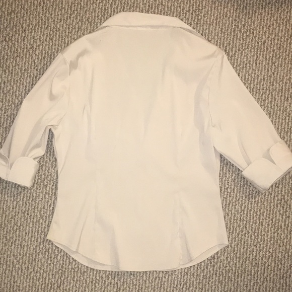 💛Fitted button down top💛 - Picture 3 of 3