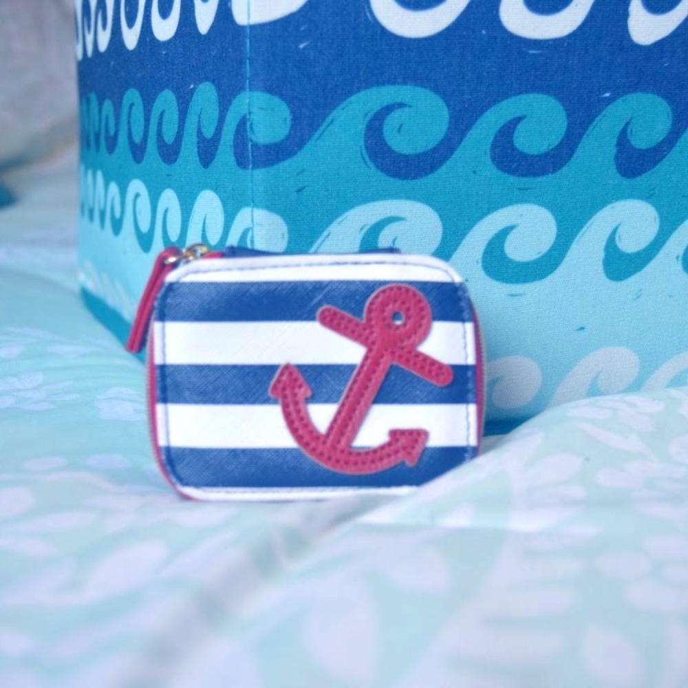 Cute zipper pill pox!