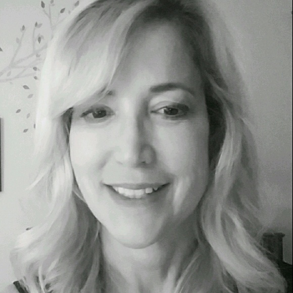 Meet your Posher, Pam - Picture 1 of 1