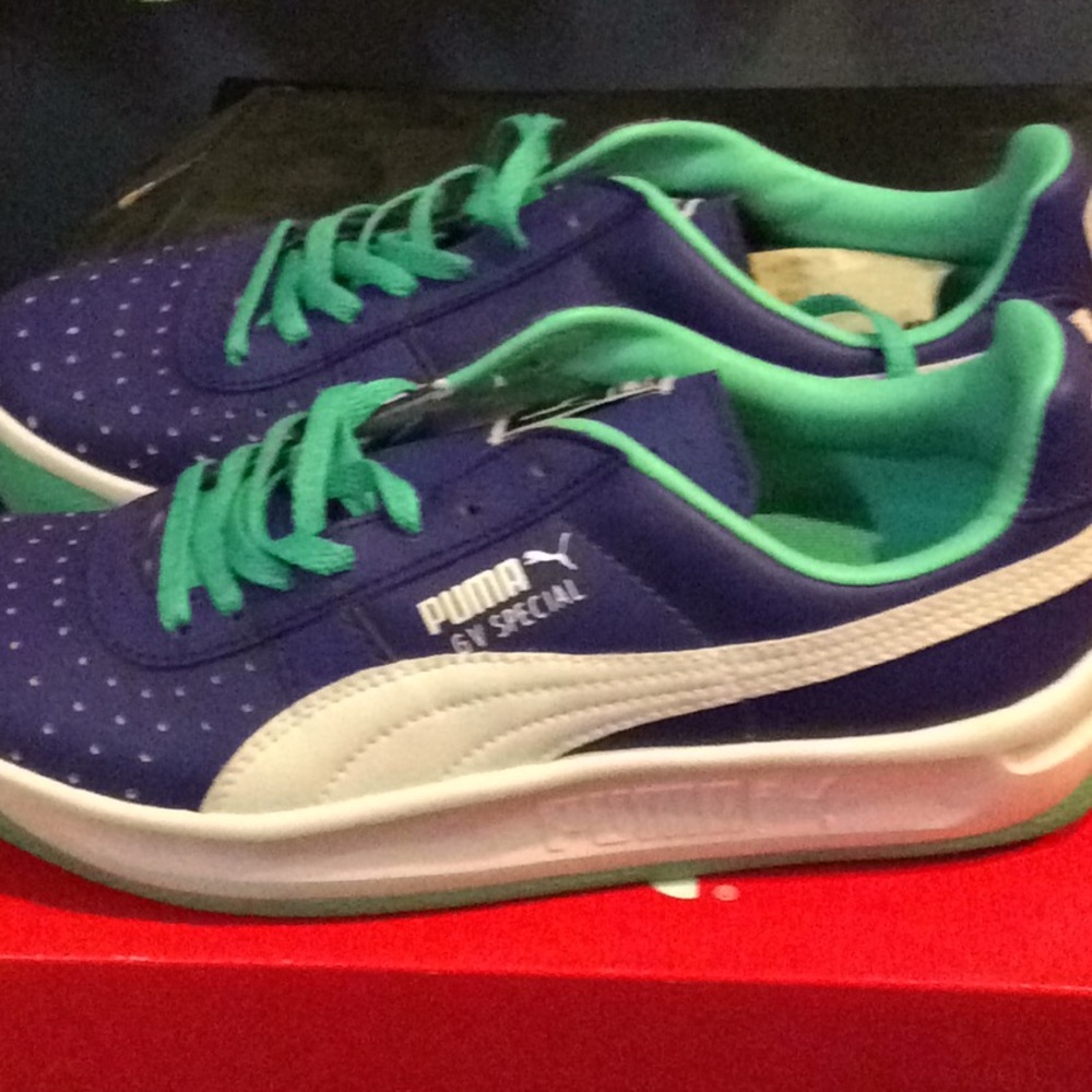Puma tennis shoes