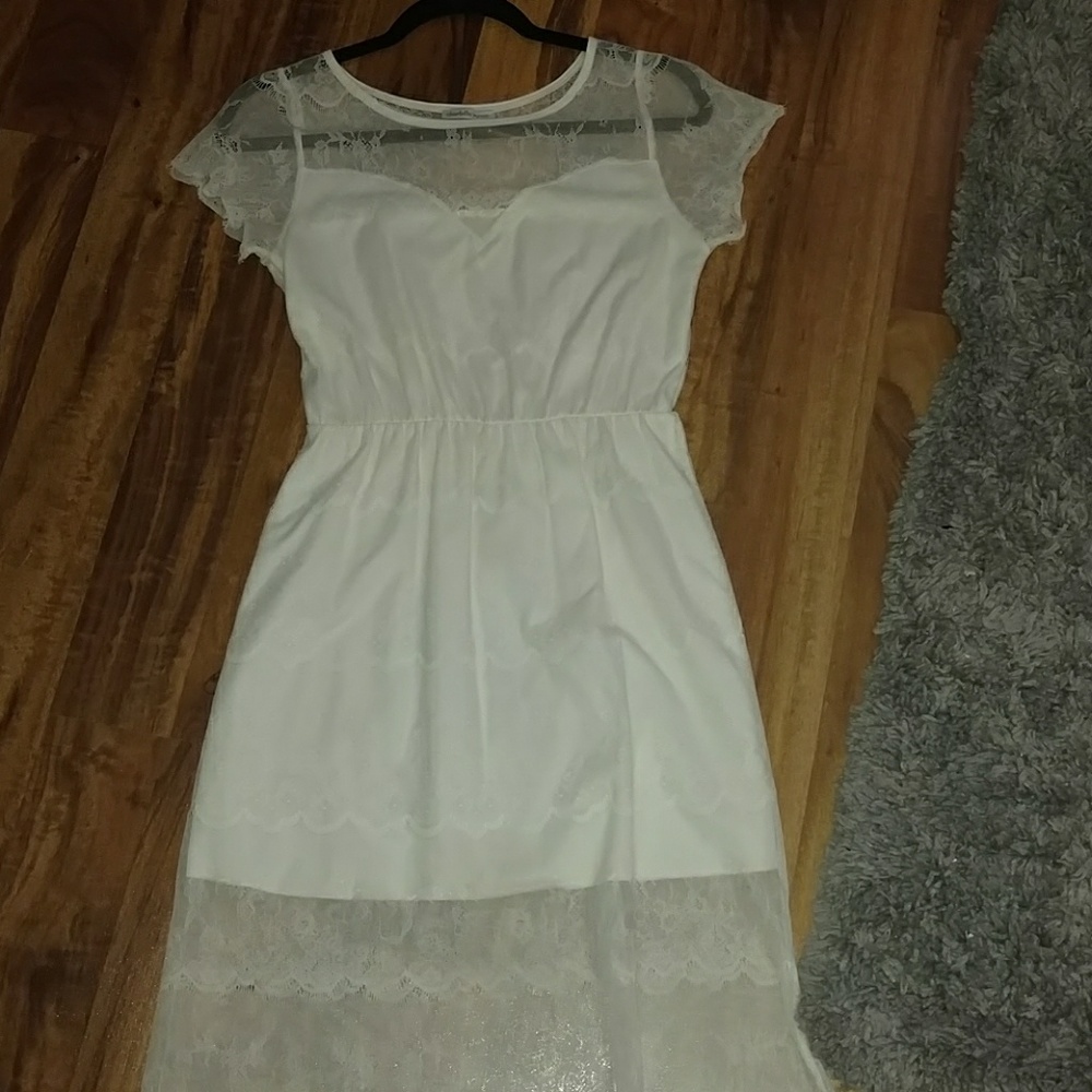 White lace dress