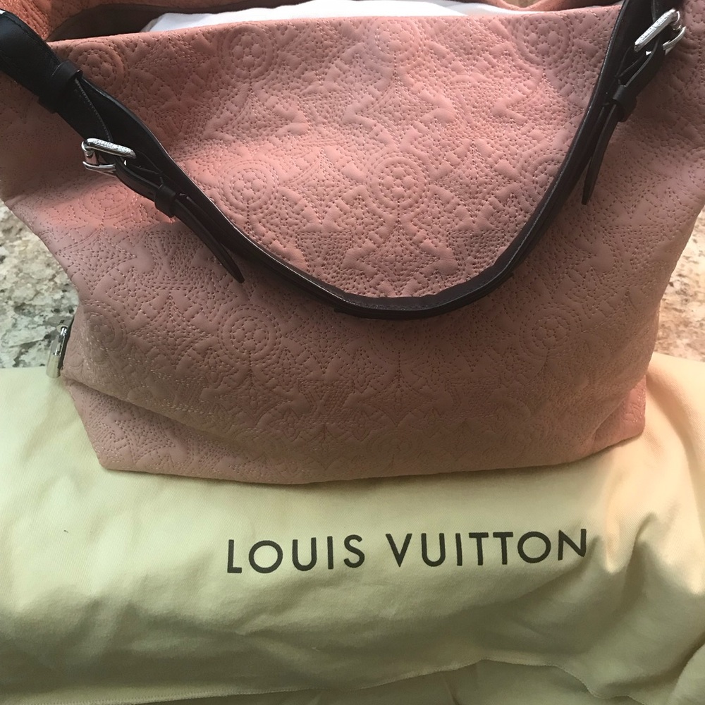 Brand New Louis Vuitton Hobo Antheia Rose bag