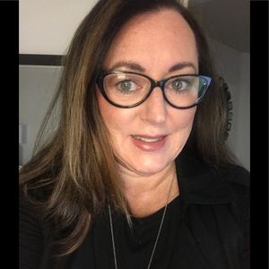 Meet your Posher, Laurie