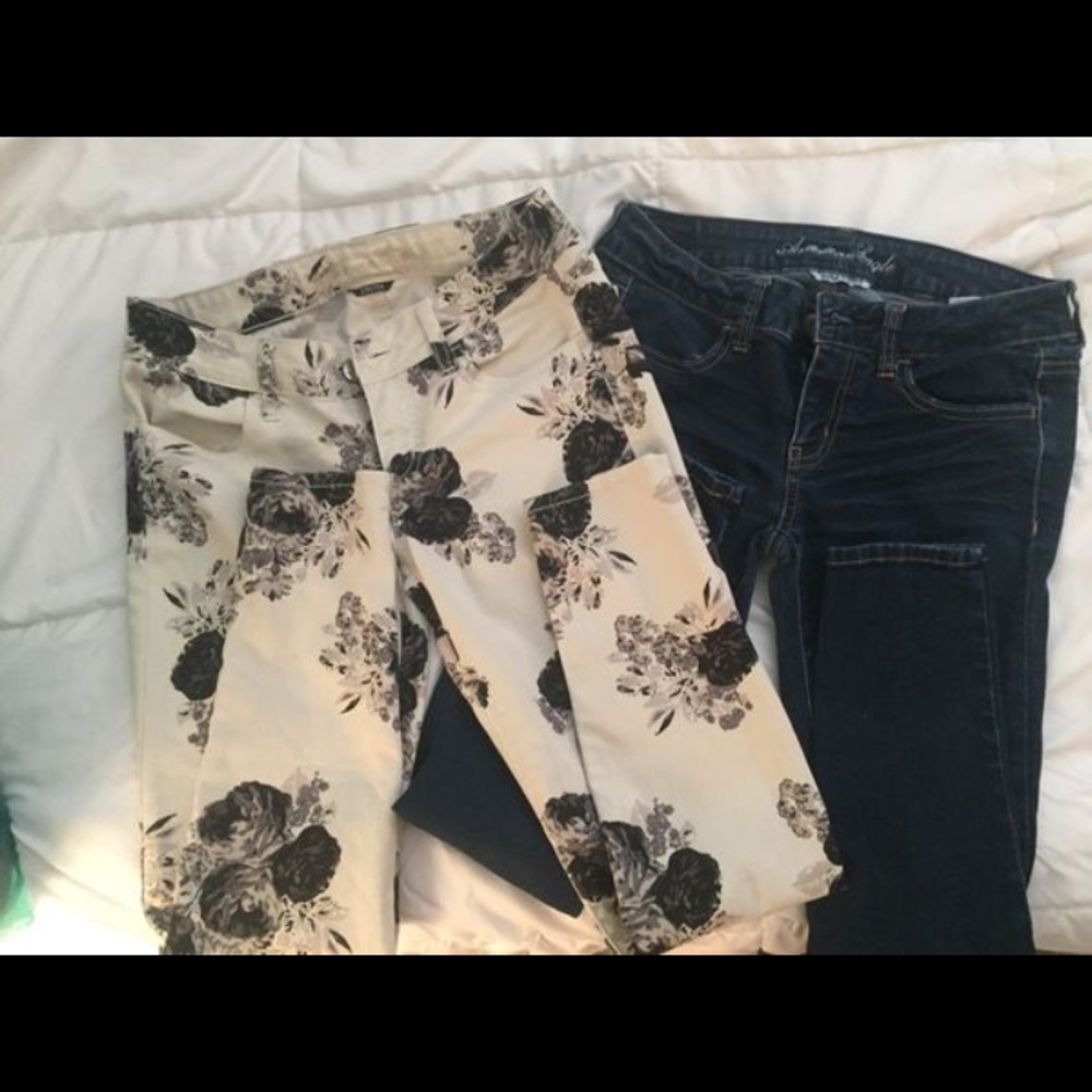 Lot of (2) American Eagle jeans size: 4