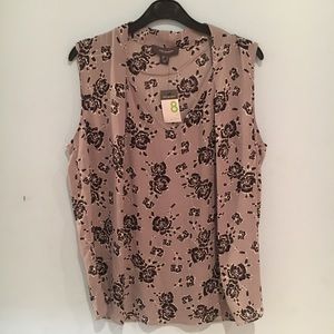 🆕 NWT Women's Floral Sleeveless Blouse