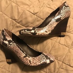 Tory Burch Astoria Embossed Wedge