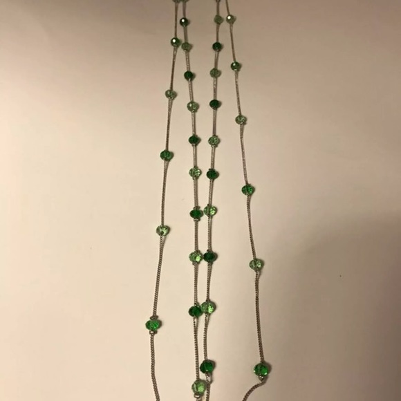 Long green bead necklace - Picture 3 of 3