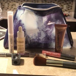 Makeup bag + makeup