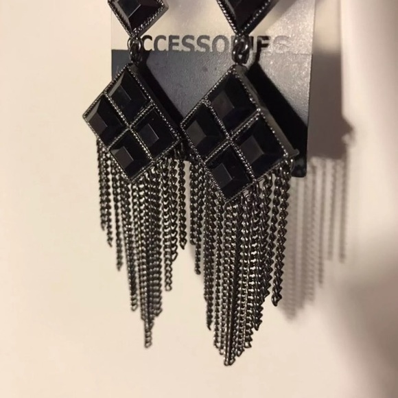 Long black earrings - Picture 2 of 4