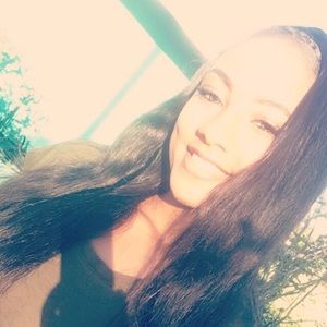 Meet your Posher, Azariya