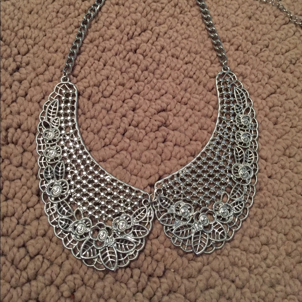 Collar Necklace