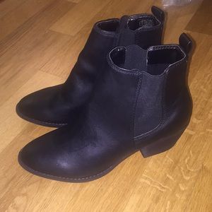American eagle Chelsea ankle boots booties 7