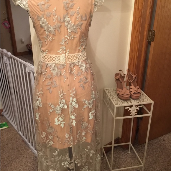 WAYF Lace Nude and Light Blue Maxi Dress⚜️ - Picture 3 of 3