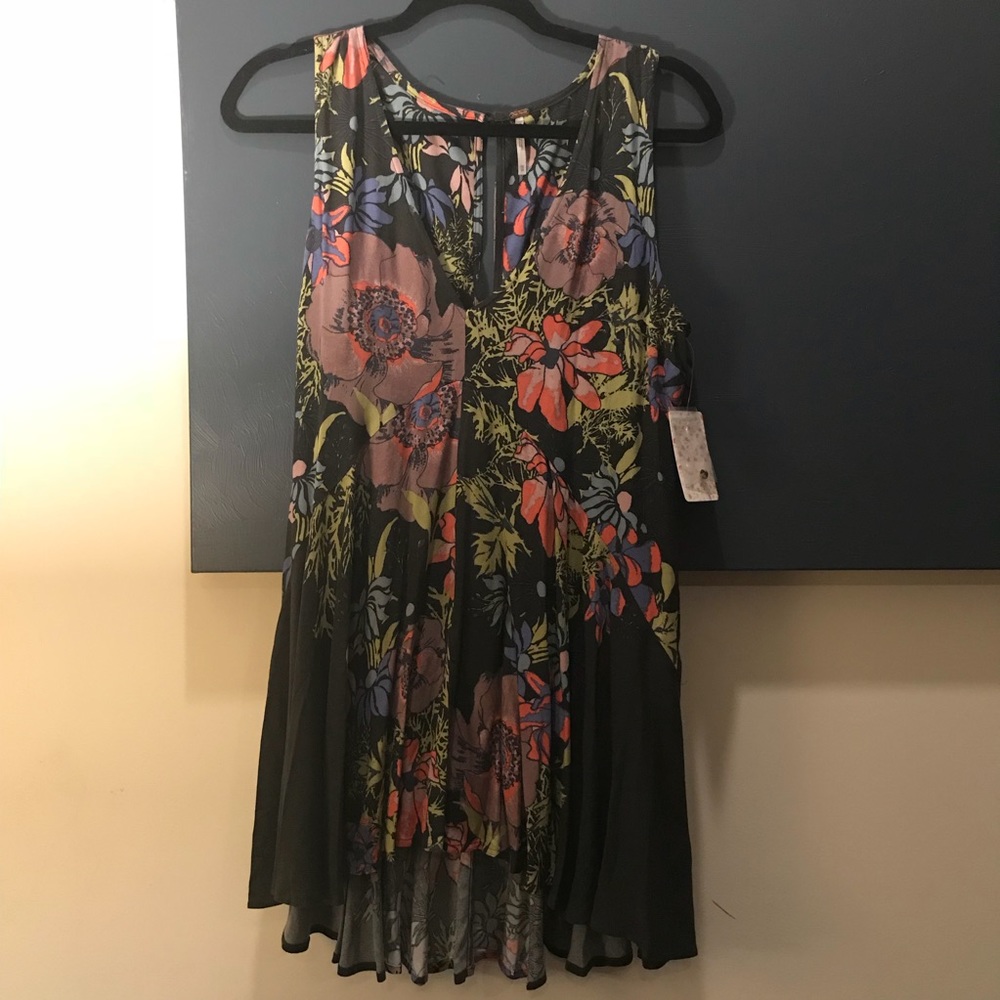 FREE PEOPLE XS Flirty Floral Swing Top/ Tunic NWT