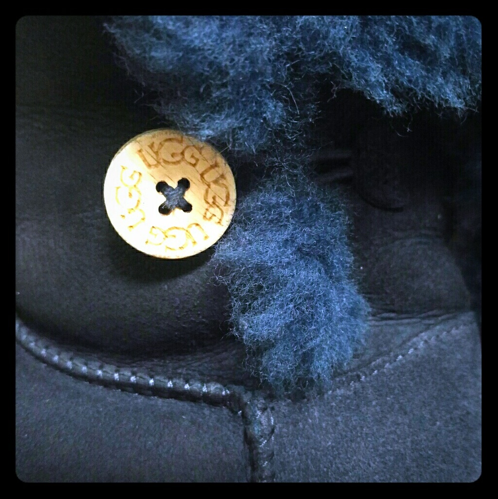 Girls sz 1 - Ugg boot