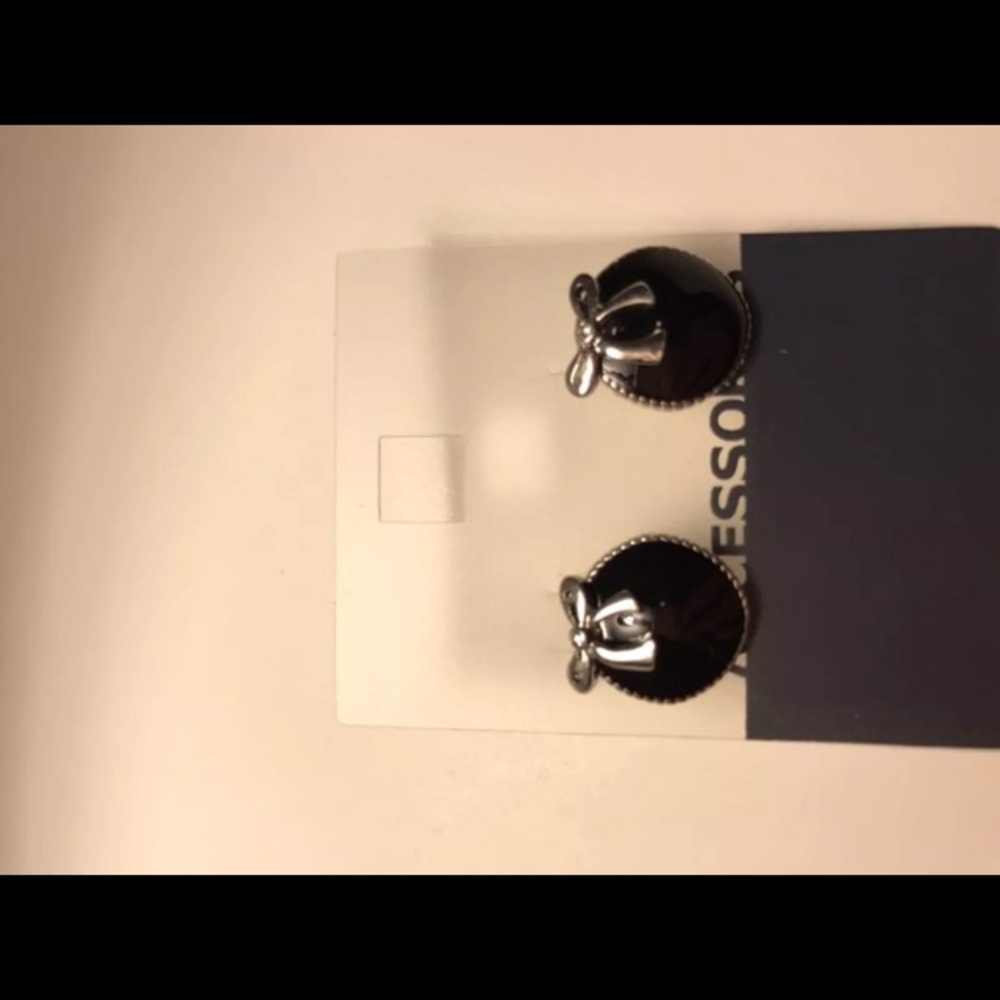Bow earrings
