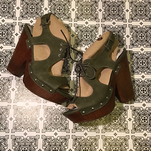 NWT Guess platform wedges lace up sage green sz 7 - Picture 3 of 8