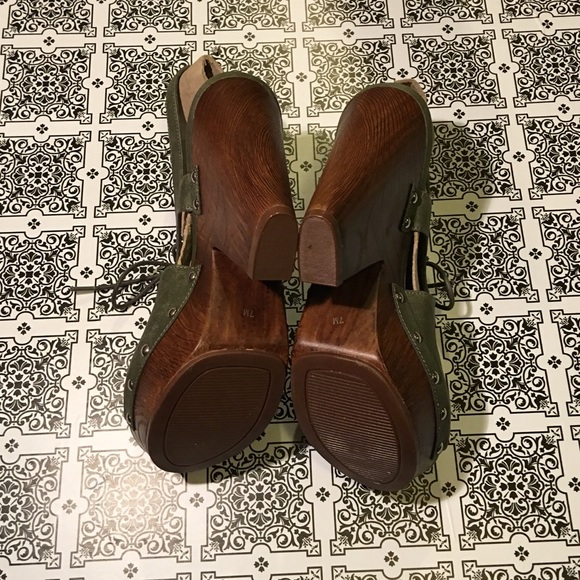 NWT Guess platform wedges lace up sage green sz 7 - Picture 7 of 8