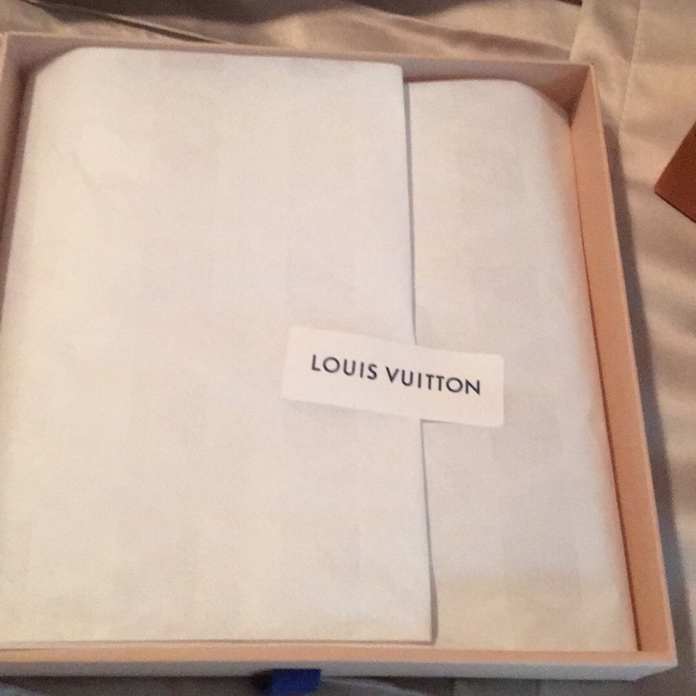 Authentic Louis Vuitton iPhone 7s Plus phone case