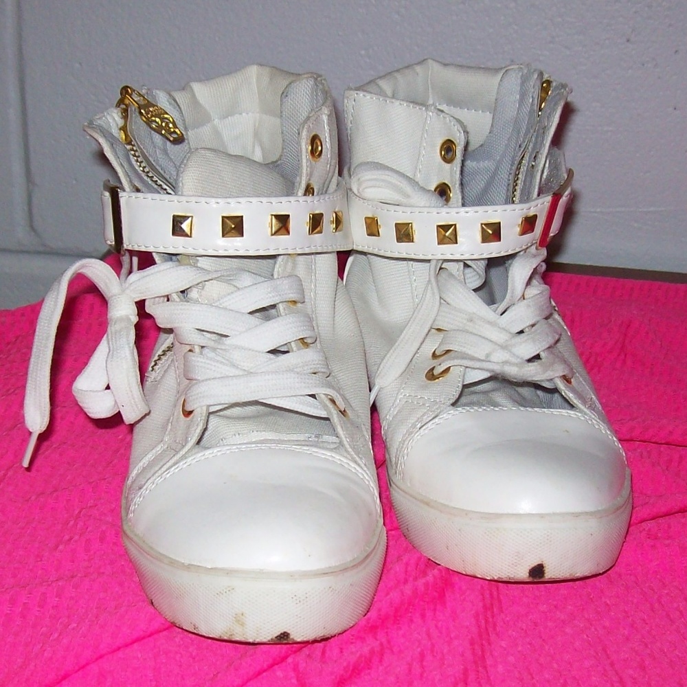 Size 7 White Studded Sneakers