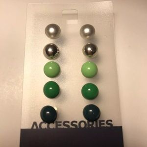 5 stud earrings