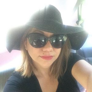 Meet your Posher, Lily