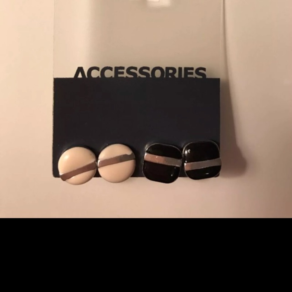 2 pair earrings