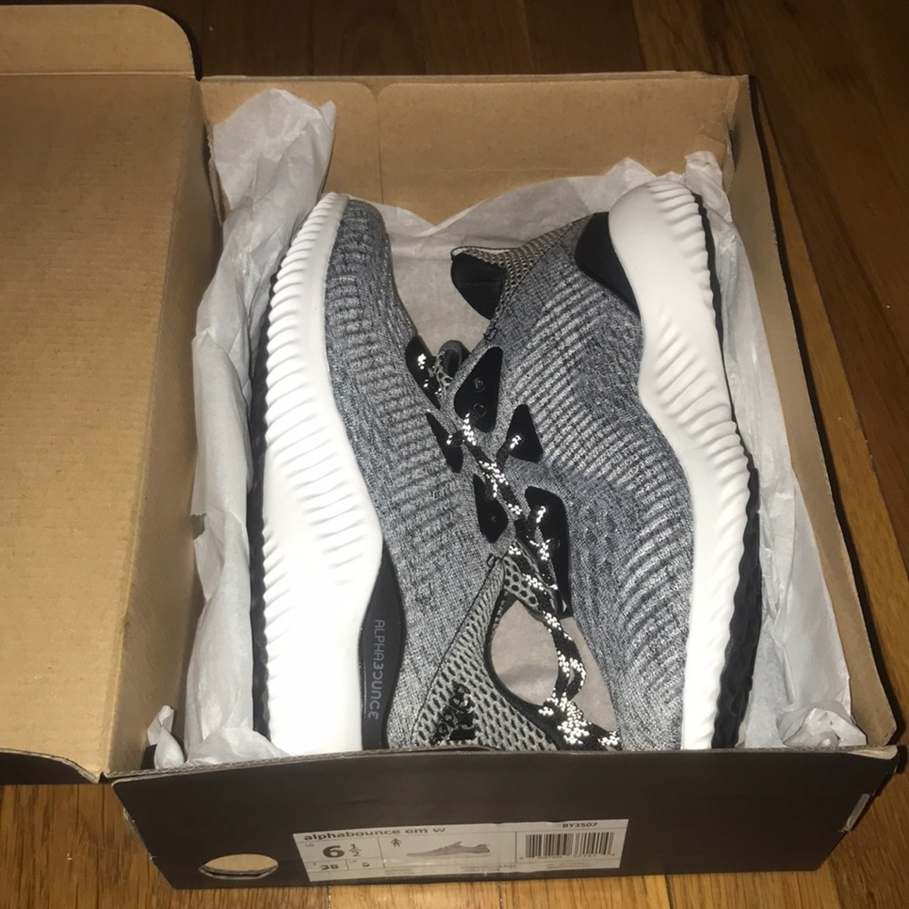 Brand new adidas alphabounce