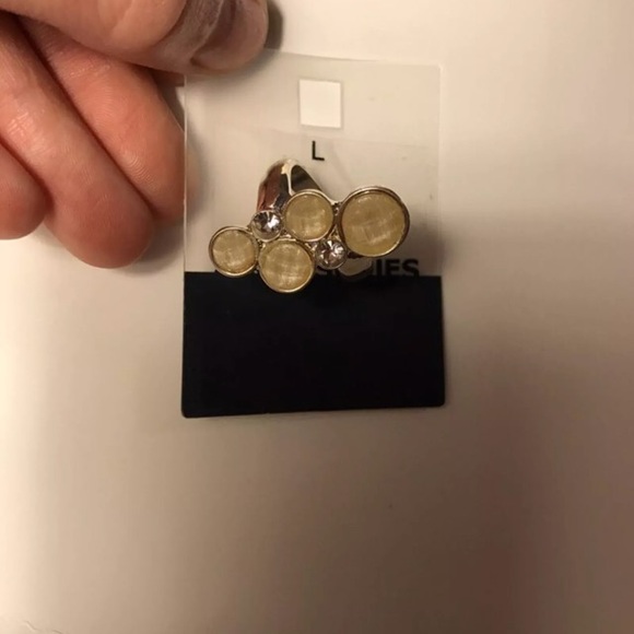 Ring - Picture 1 of 2