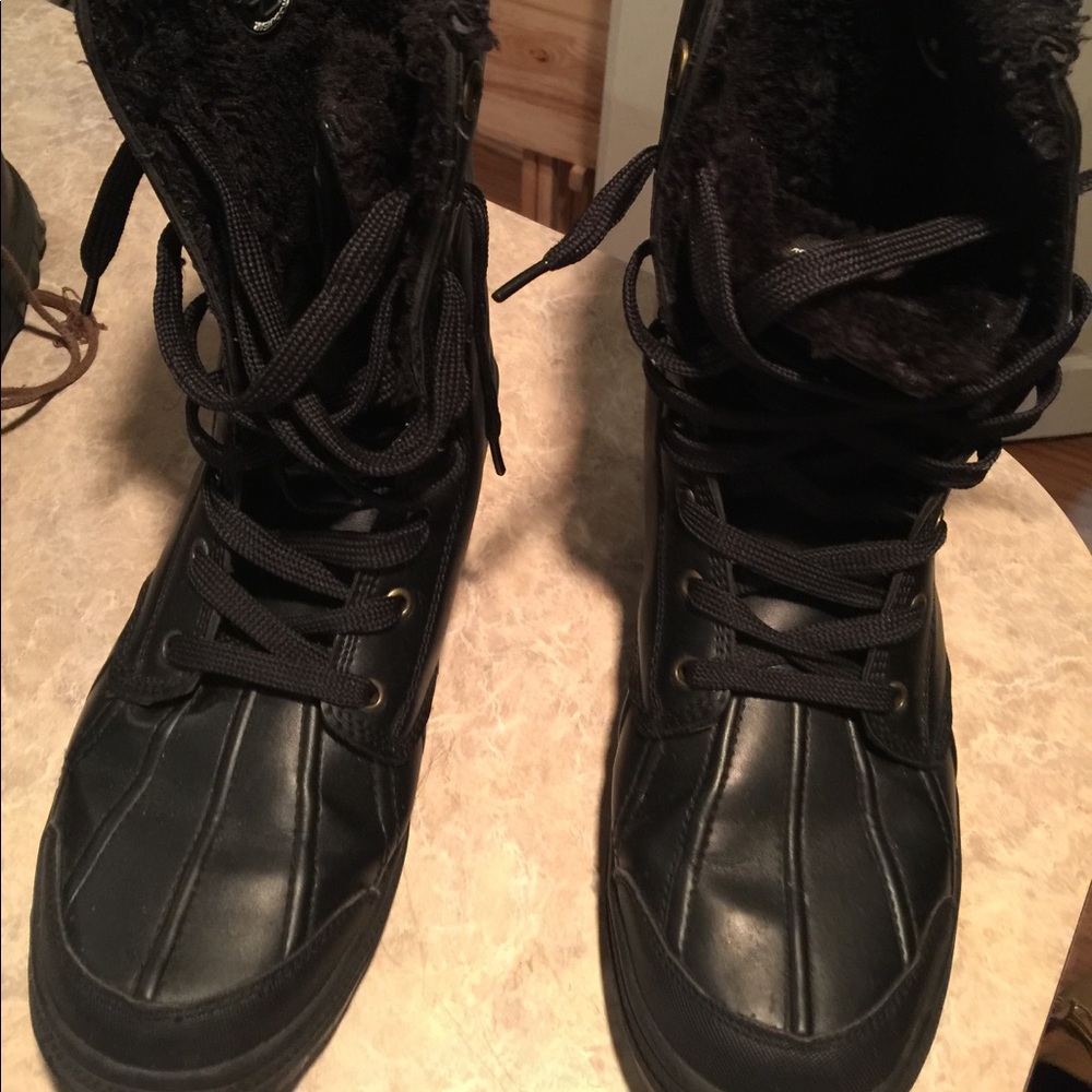 Rocawear  boots size 11