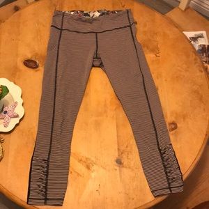 Lululemon side pocket Capri.