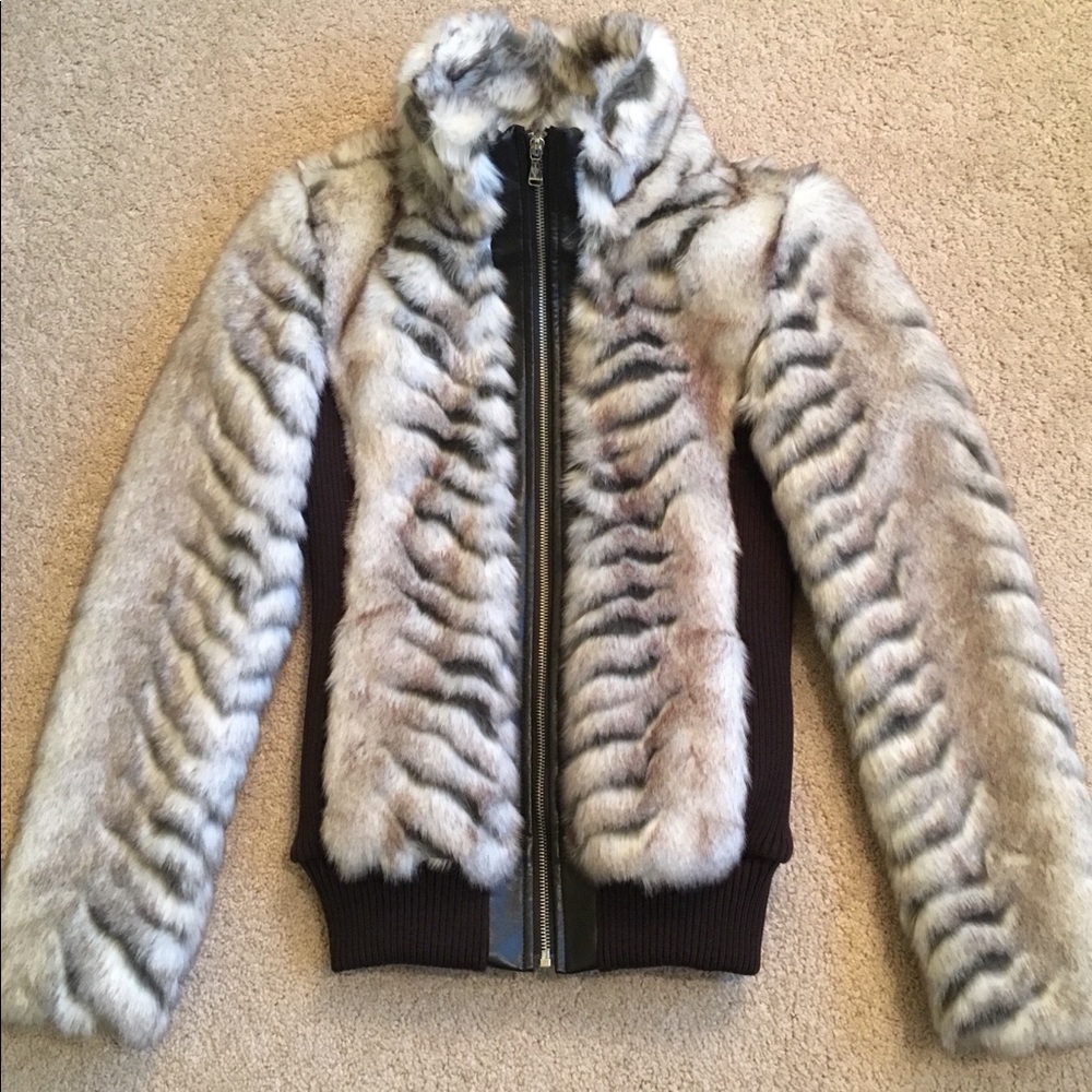 Luxurious Guess Faux Fur Coat