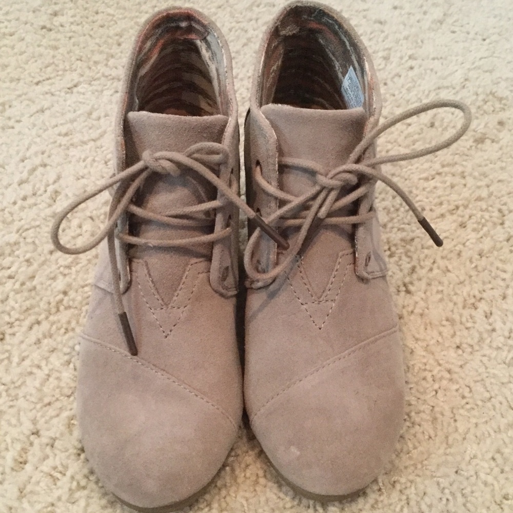 Toms suede desert wedge