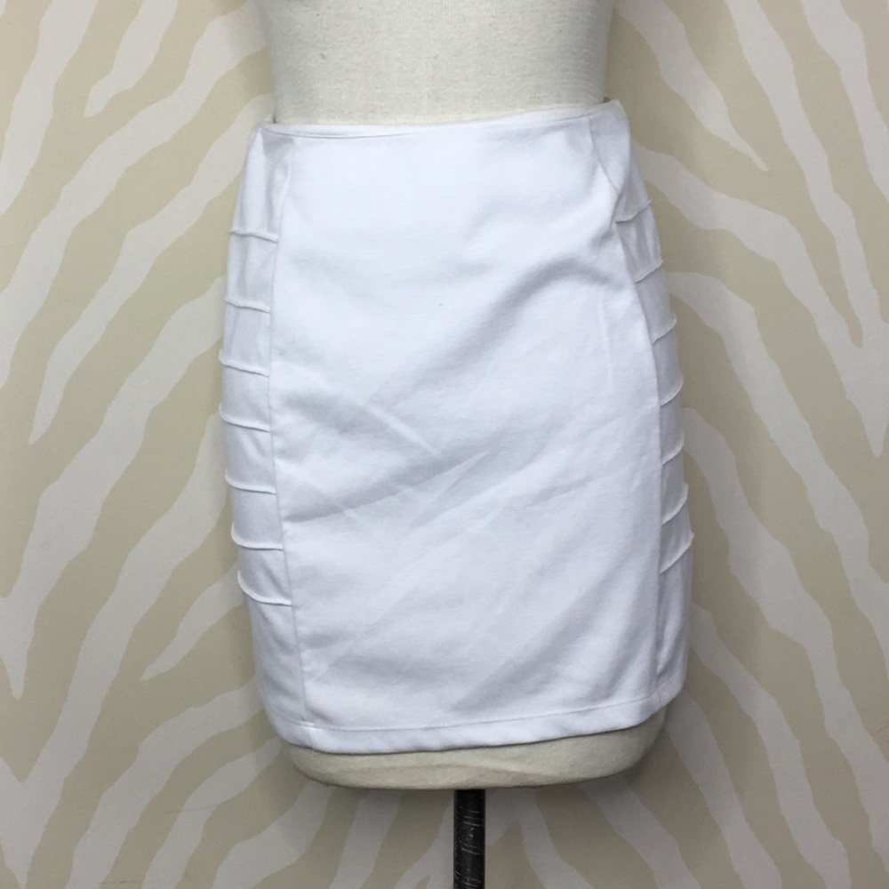 Barely worn/Great condition White L.a. Base Skirt