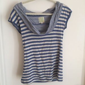 Little yellow button striped tee