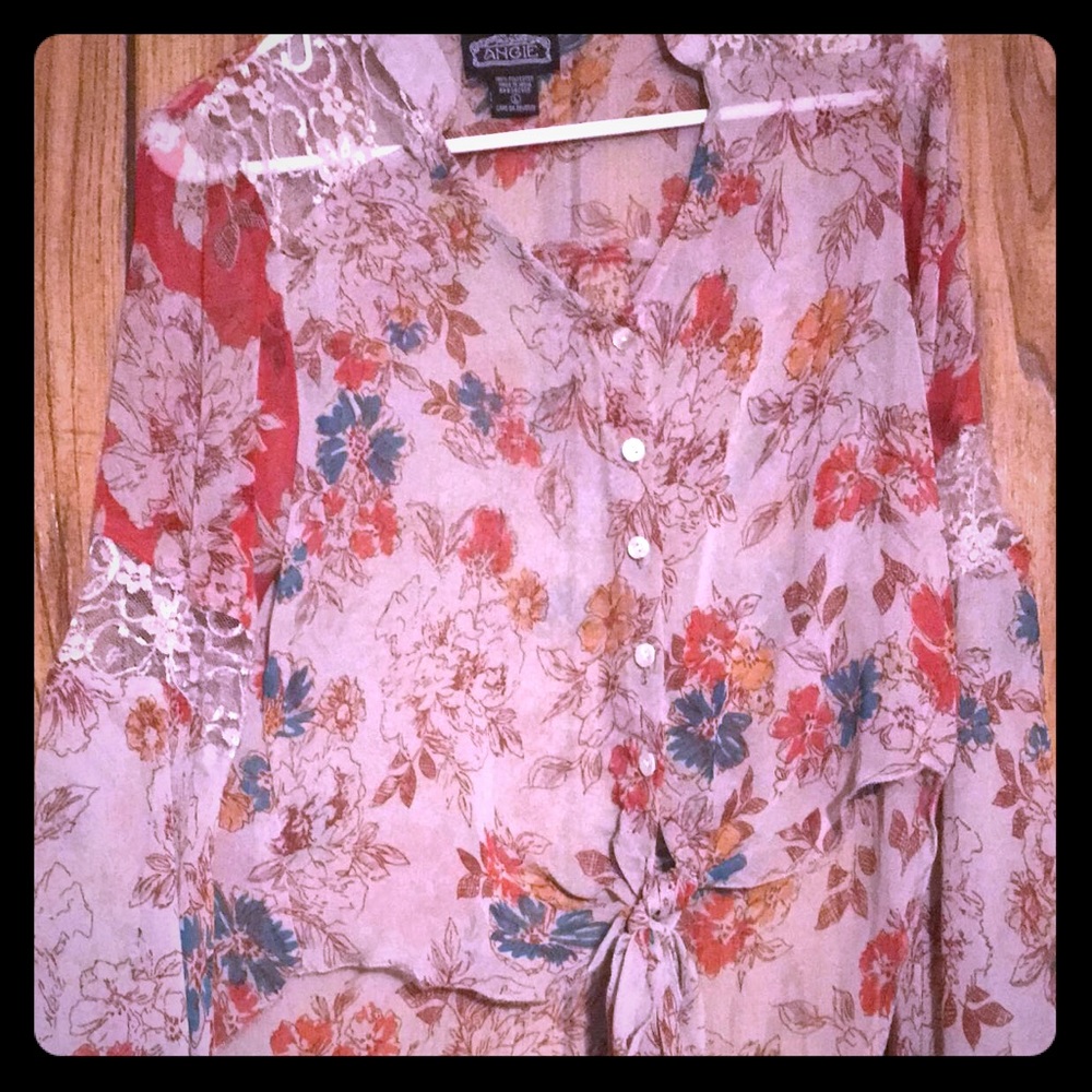 Buckle shear top ties up in the front size large
